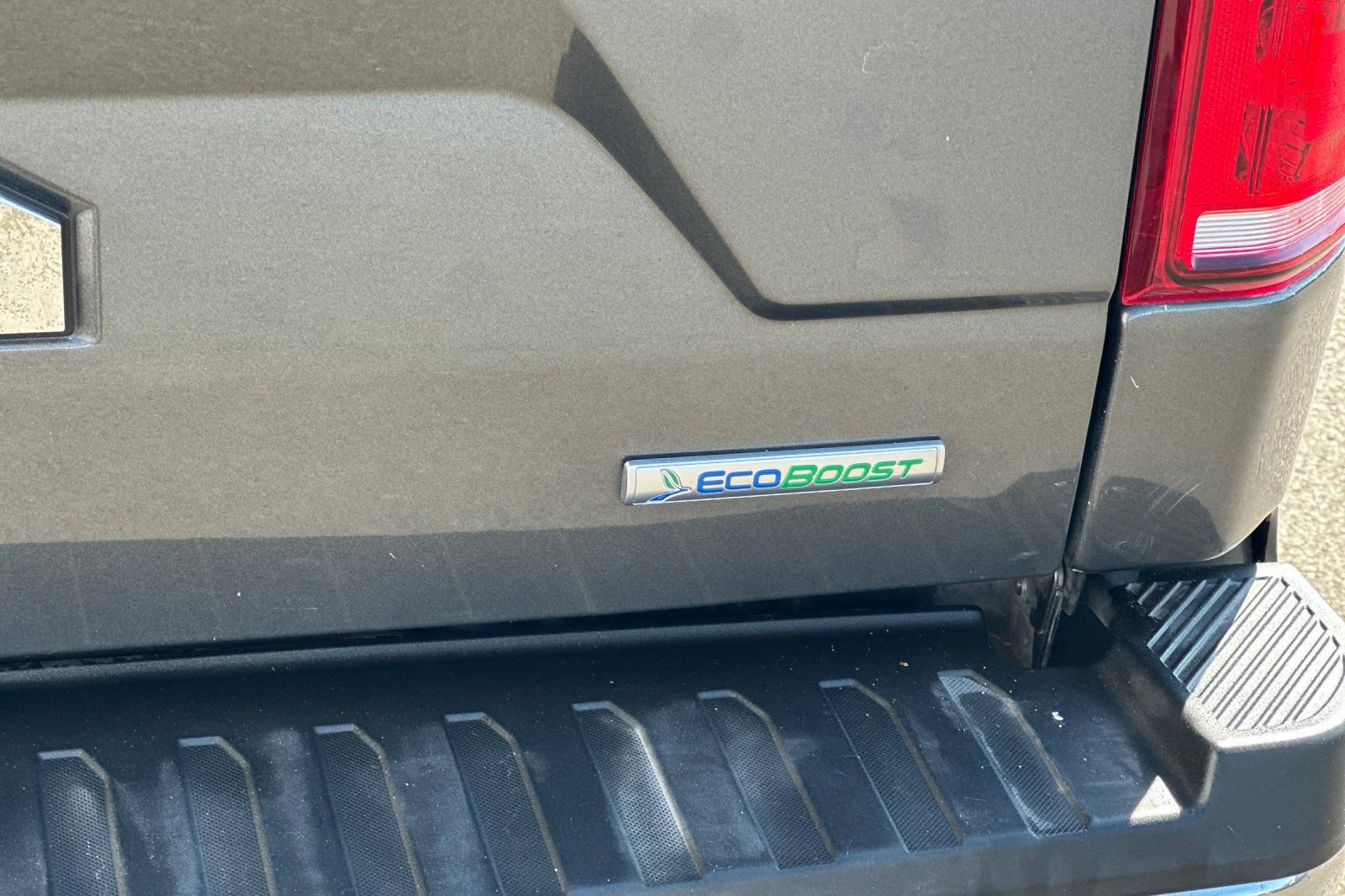 Certified 2018 Ford F150 XLT w/ Equipment Group 302A Luxury image 29