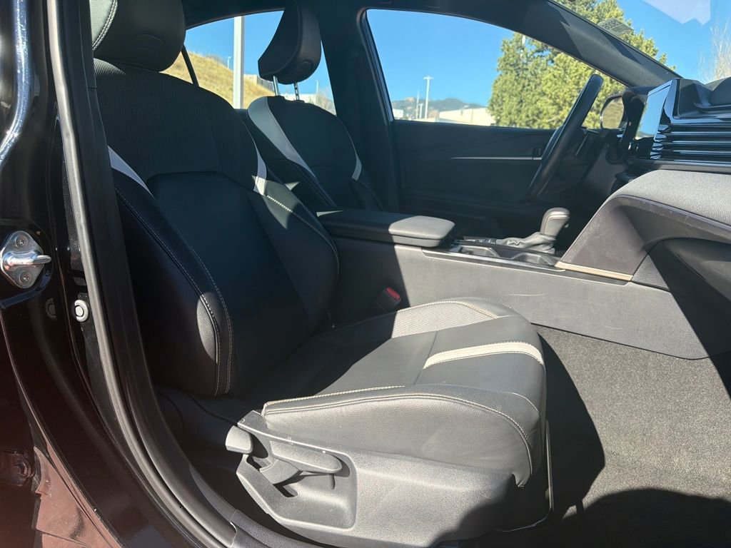 Used 2025 Toyota Camry SE FWD image 30