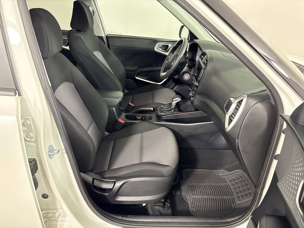 Used 2024 Kia Soul LX w/ Option Group 015 FWD image 6