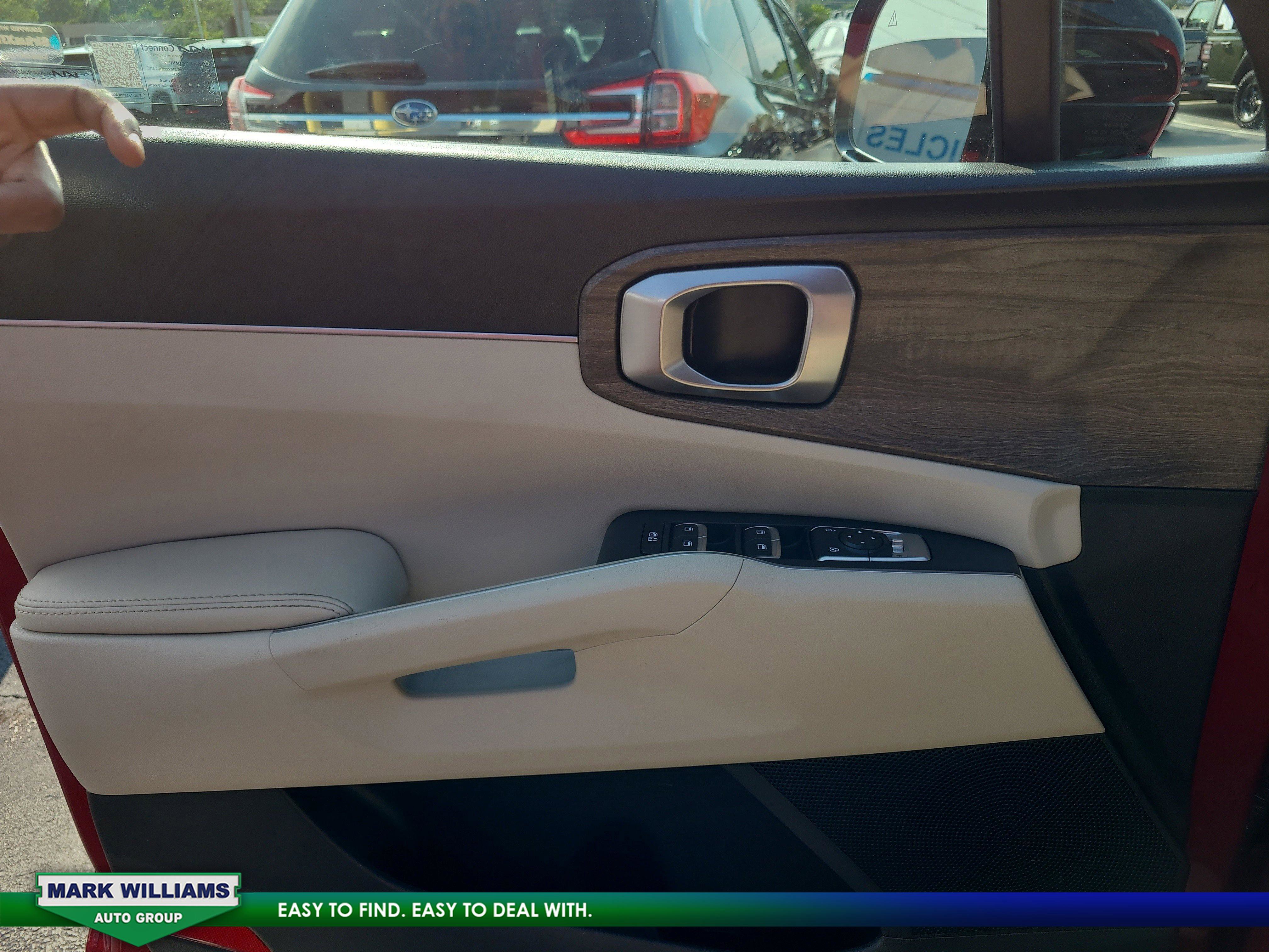 Used 2023 Kia Sorento EX w/ Panoramic Sunroof Package image 19