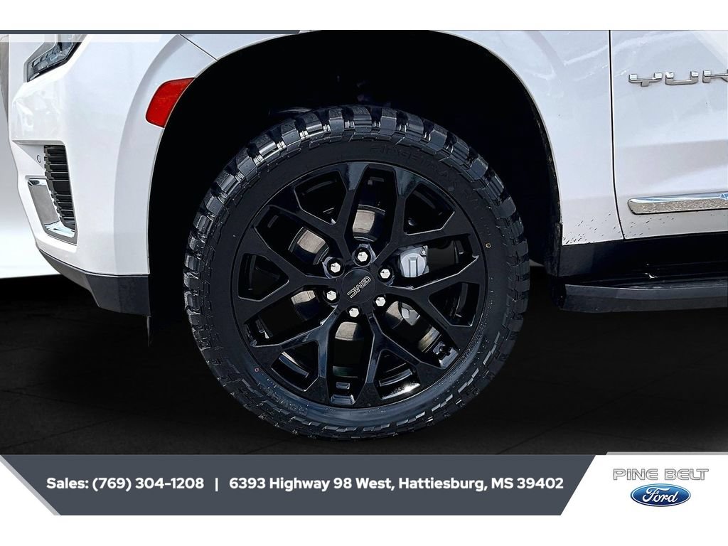 Used 2023 GMC Yukon XL SLT AWD/4WD image 7