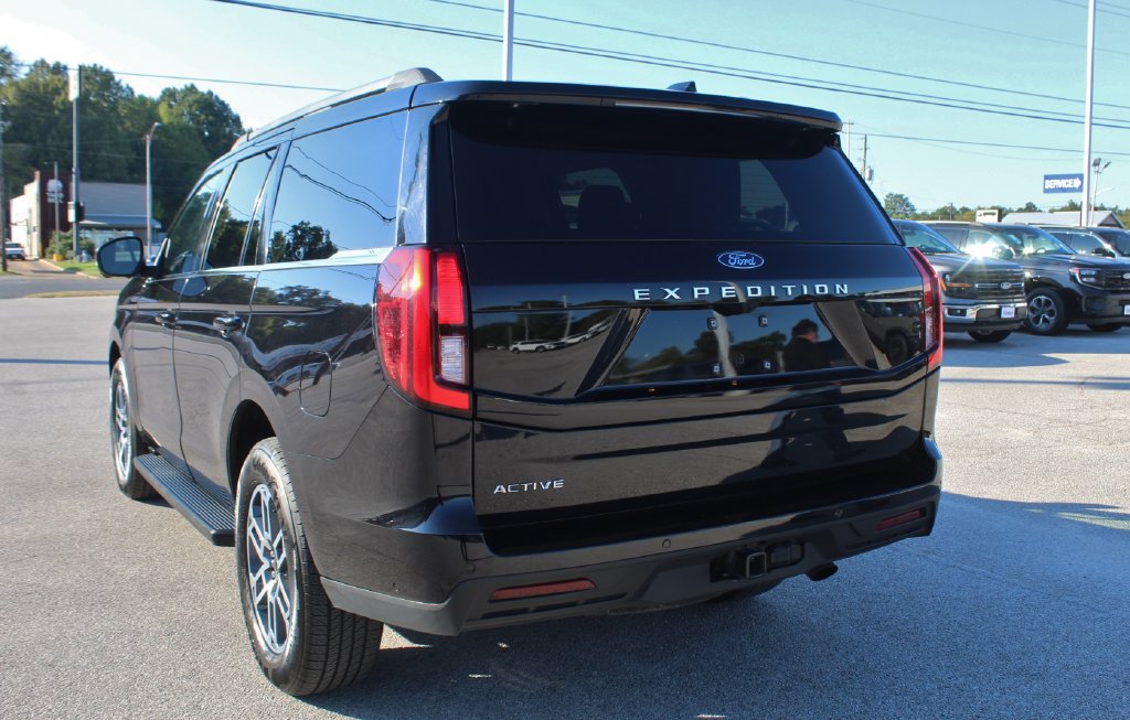 Certified 2025 Ford Expedition Active RWD image 8