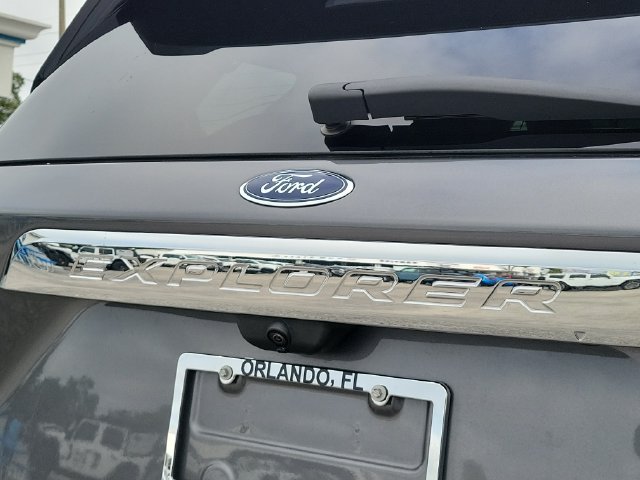 Certified 2022 Ford Explorer XLT w/ Equipment Group 202A RWD image 8