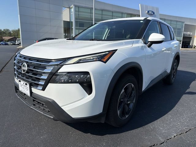 Used 2025 Nissan Rogue SV FWD image 1