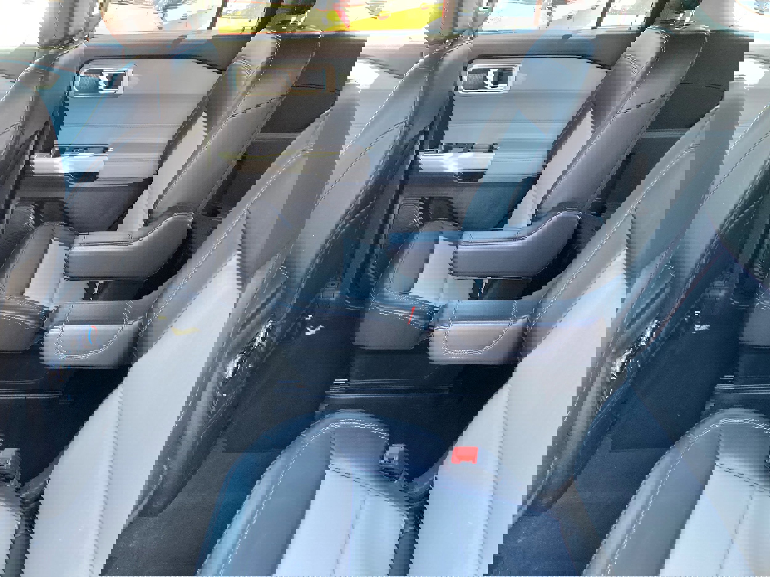 Certified 2022 Ford Explorer XLT w/ Equipment Group 202A image 10