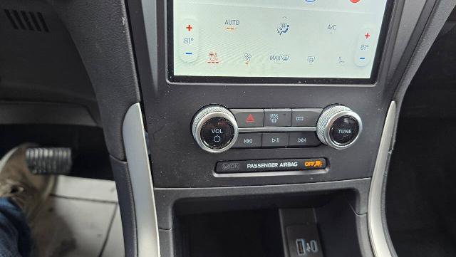 Certified 2024 Ford Edge SEL w/ Convenience Package image 16