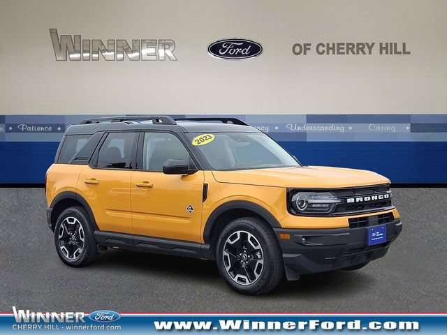 Certified 2023 Ford Bronco Sport Outer Banks w/ Tech Package AWD/4WD image 1