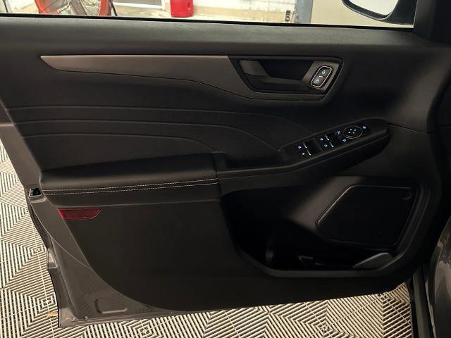 Certified 2023 Ford Escape Active w/ Cold Weather Package image 16