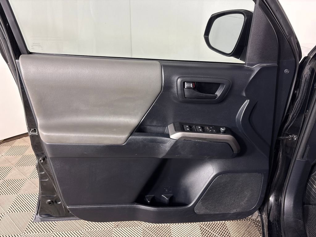 Used 2017 Toyota Tacoma SR5 w/ Tow Package image 23