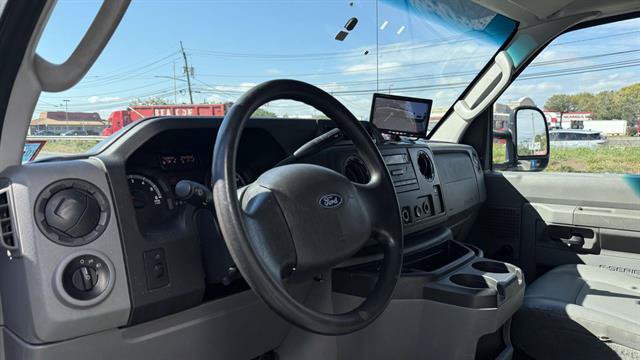Certified 2018 Ford E-350 and Econoline 350 Super Duty RWD image 15