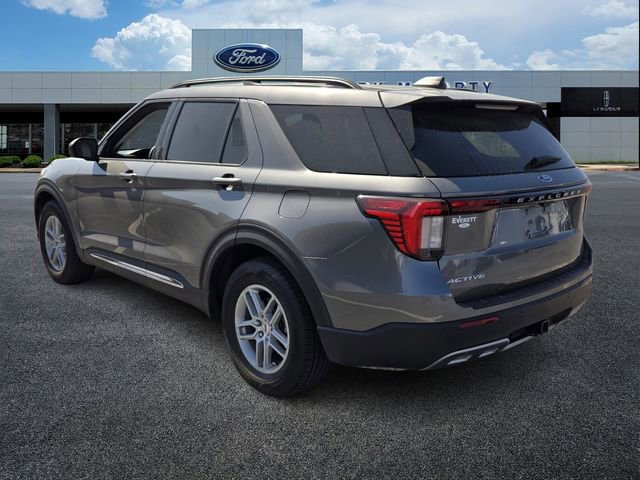 Certified 2025 Ford Explorer Active w/ Active Comfort Package RWD image 5
