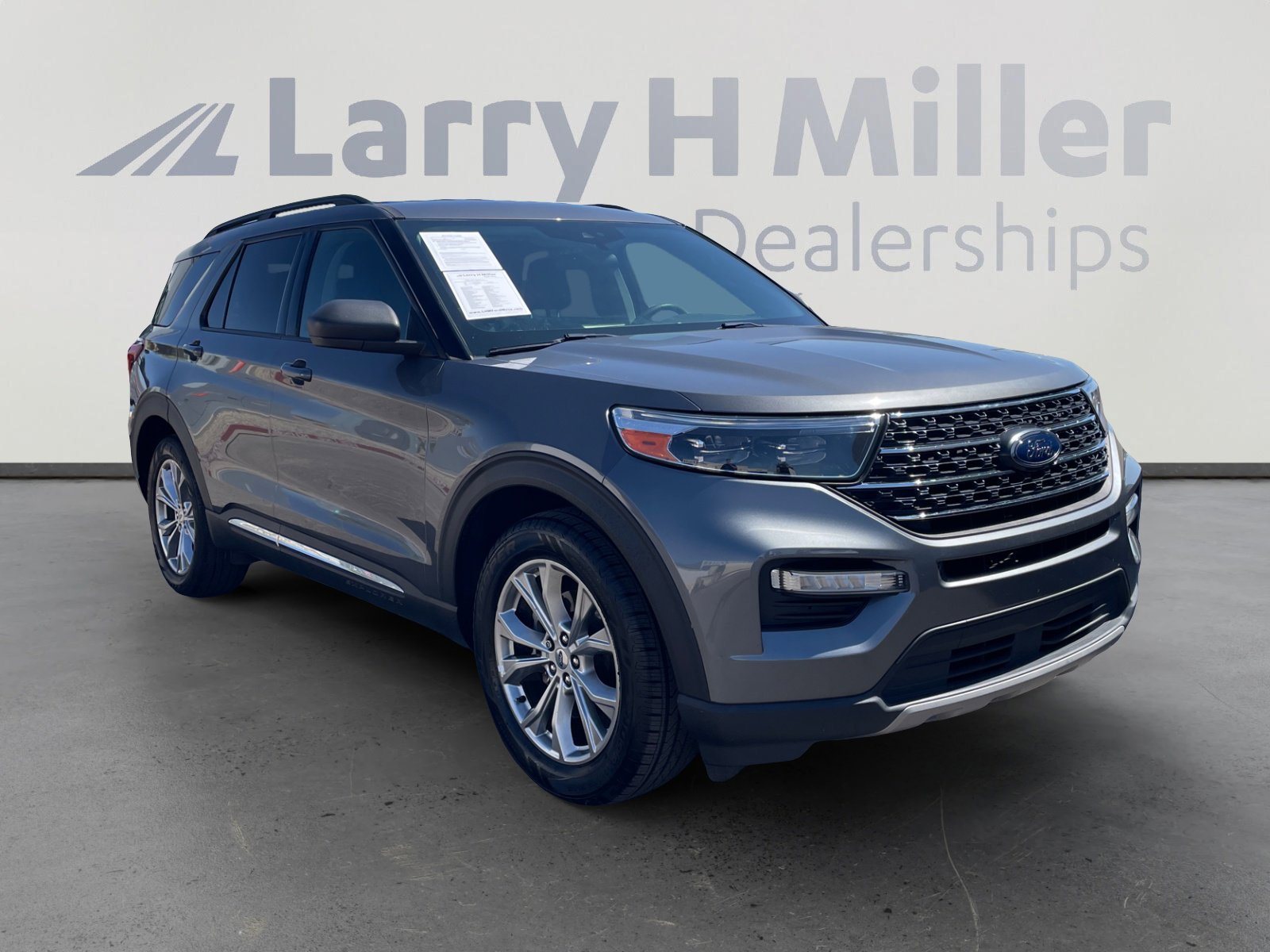 Certified 2023 Ford Explorer XLT w/ Equipment Group 202A RWD image 7