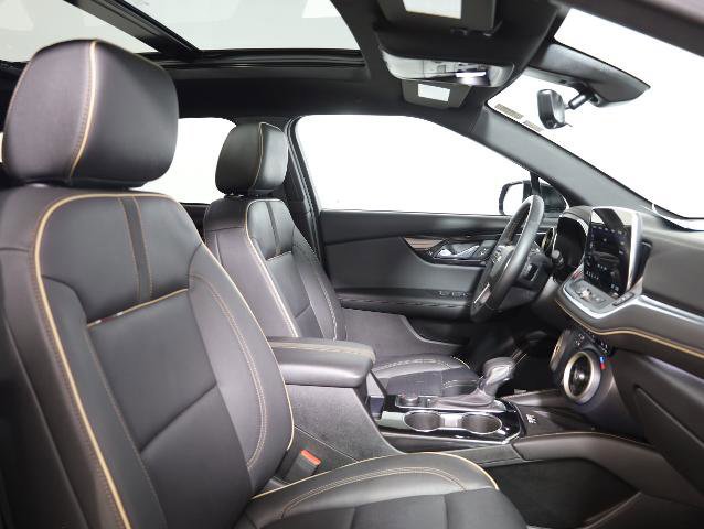 Used 2025 Chevrolet Blazer Premier w/ Driver Confidence II Package image 10
