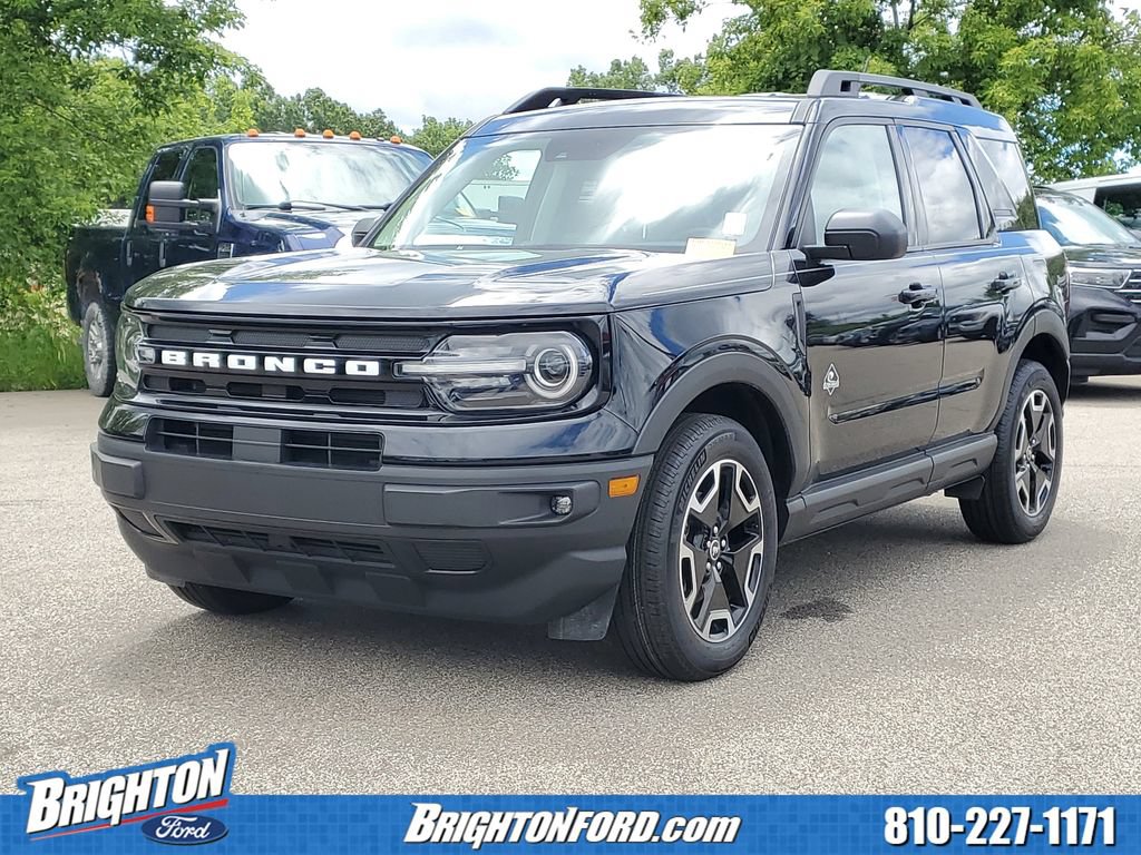 Certified 2023 Ford Bronco Sport Outer Banks w/ Tech Package AWD/4WD image 2