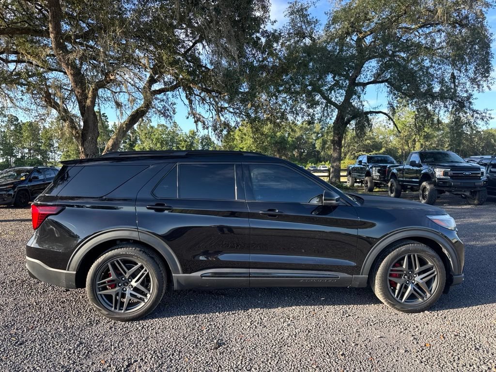 Certified 2025 Ford Explorer ST AWD/4WD image 7