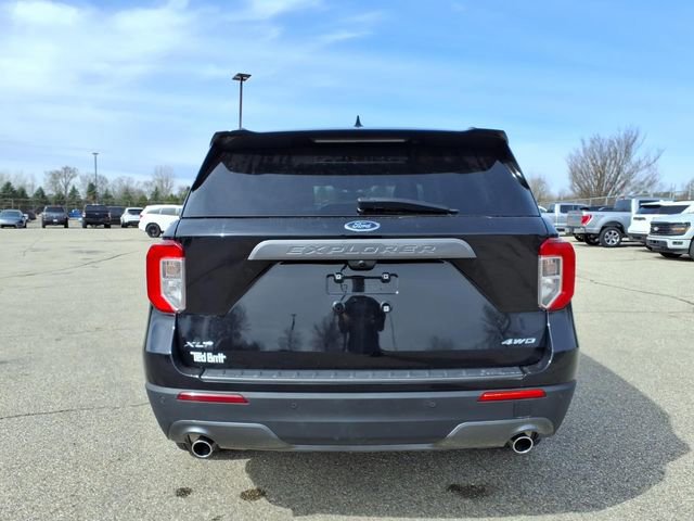 Certified 2023 Ford Explorer XLT w/ Equipment Group 202A image 3