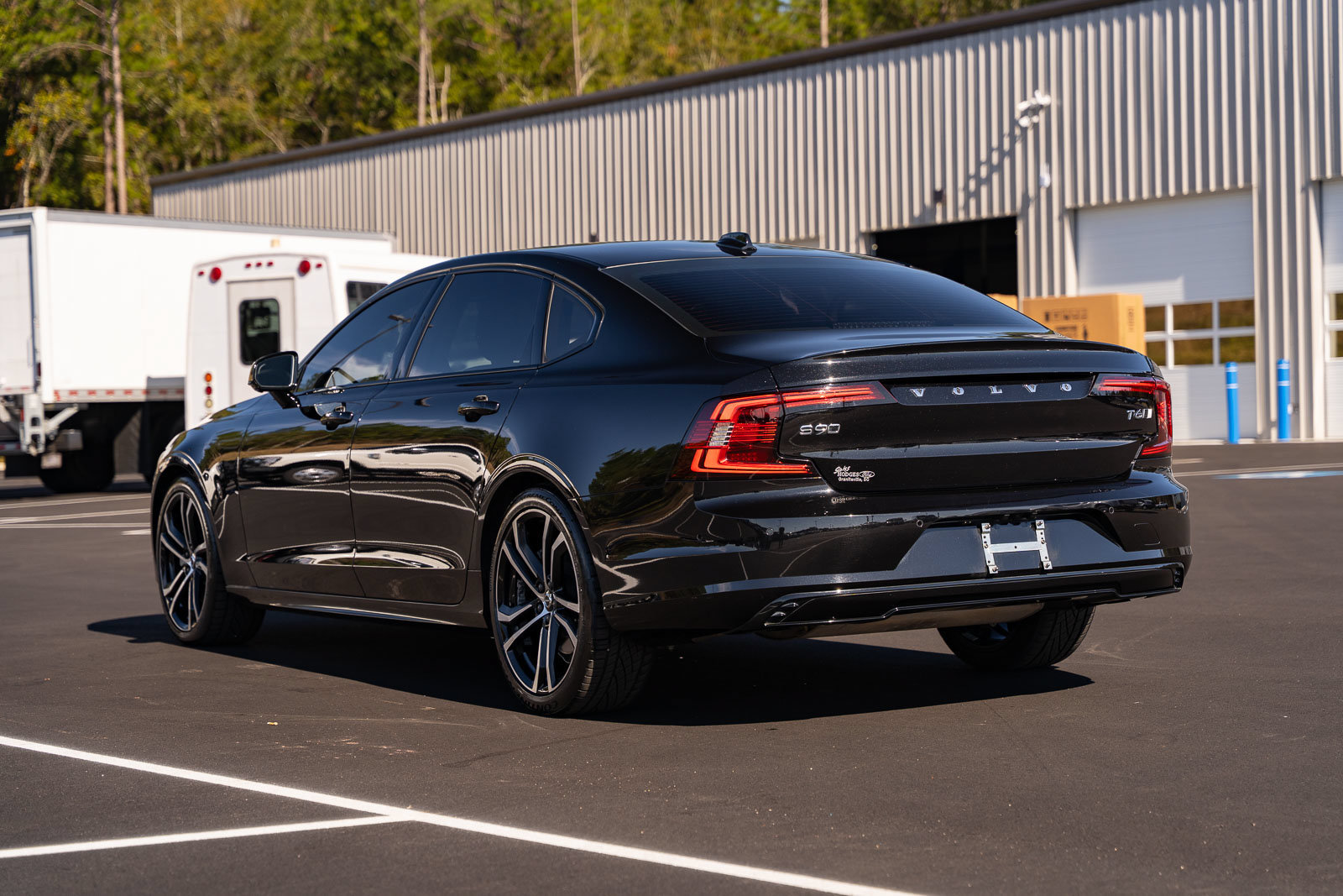 Used 2021 Volvo S90 T6 R-Design w/ Advanced Package AWD/4WD image 6