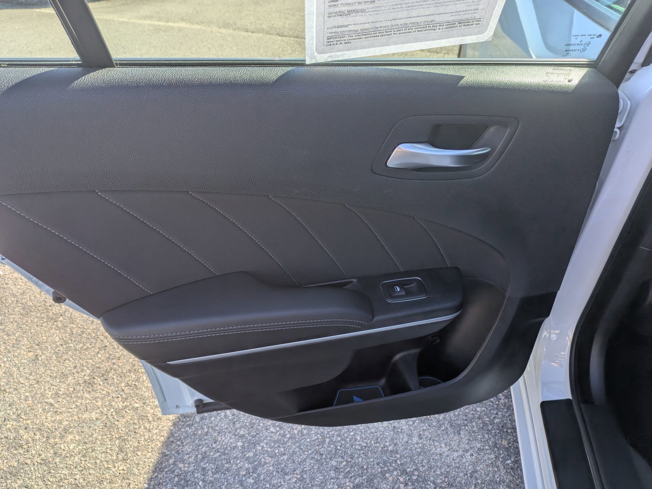 Used 2023 Dodge Charger SXT image 24