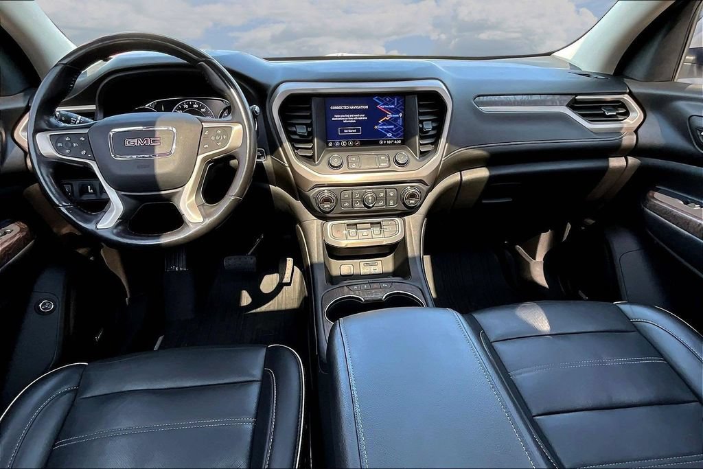 Used 2021 GMC Acadia Denali w/ Denali Technology Package FWD image 9