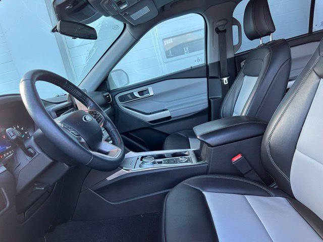 Certified 2023 Ford Explorer XLT w/ Equipment Group 202A AWD/4WD image 8