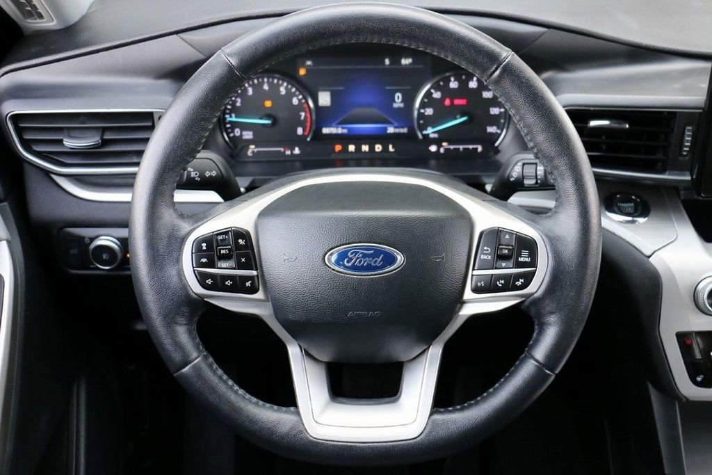 Certified 2022 Ford Explorer XLT w/ Equipment Group 202A image 26