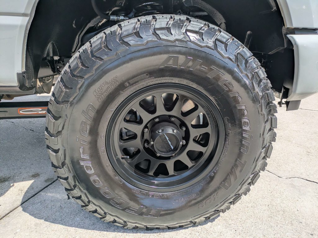 Certified 2026 Ford F350 Platinum w/ Tremor Off-Road Package AWD/4WD image 11