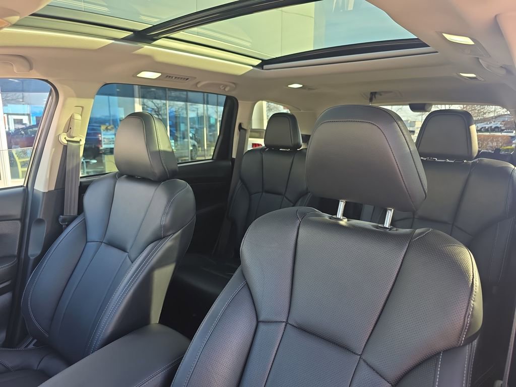Used 2024 Subaru Ascent Touring AWD/4WD image 22
