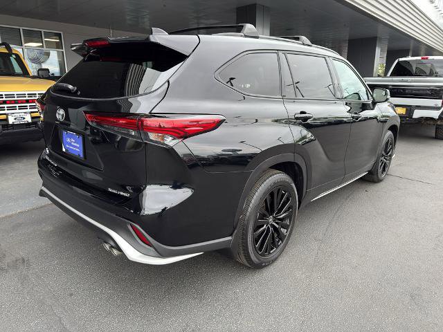 Used 2023 Toyota Highlander XSE AWD/4WD image 4