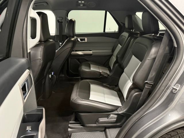 Certified 2024 Ford Explorer XLT w/ Equipment Group 202A AWD/4WD image 32