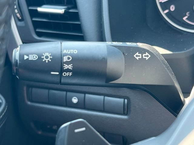 Used 2025 Nissan Rogue SV AWD/4WD image 28