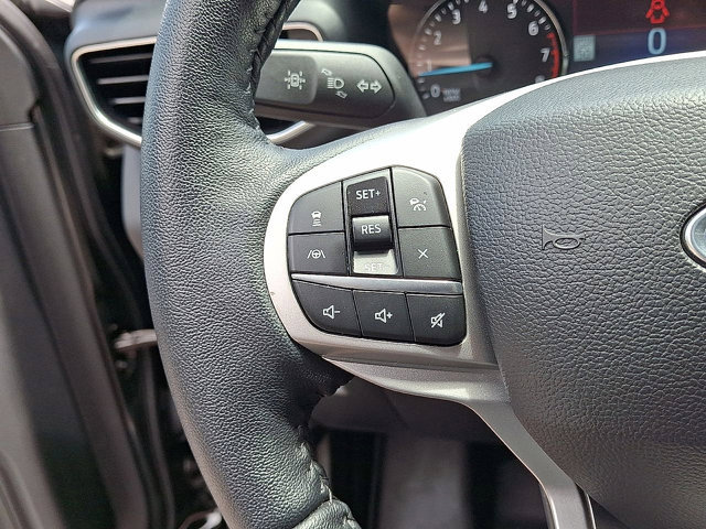 Certified 2022 Ford Explorer XLT w/ Equipment Group 202A AWD/4WD image 17