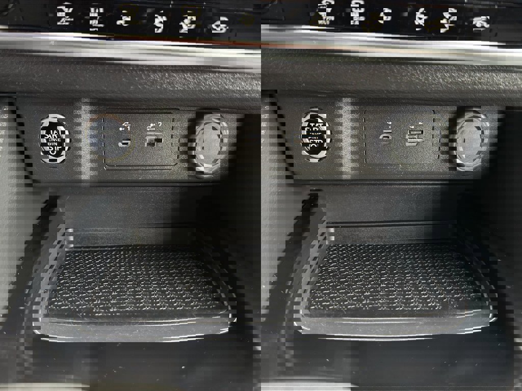 Used 2023 Nissan Rogue SV image 26