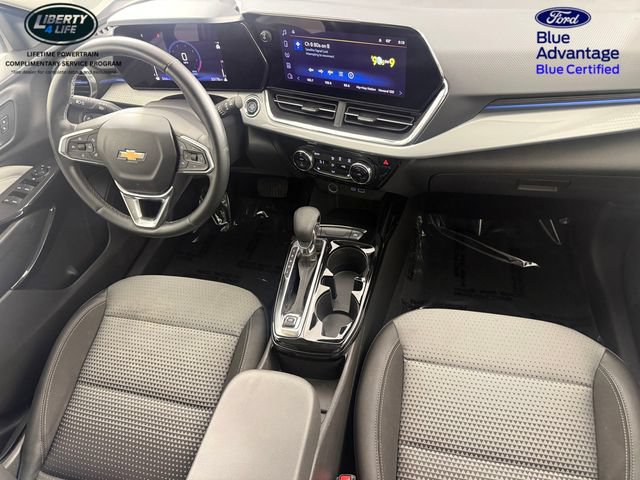 Used 2024 Chevrolet Trax LT w/ Driver Confidence Package FWD image 32