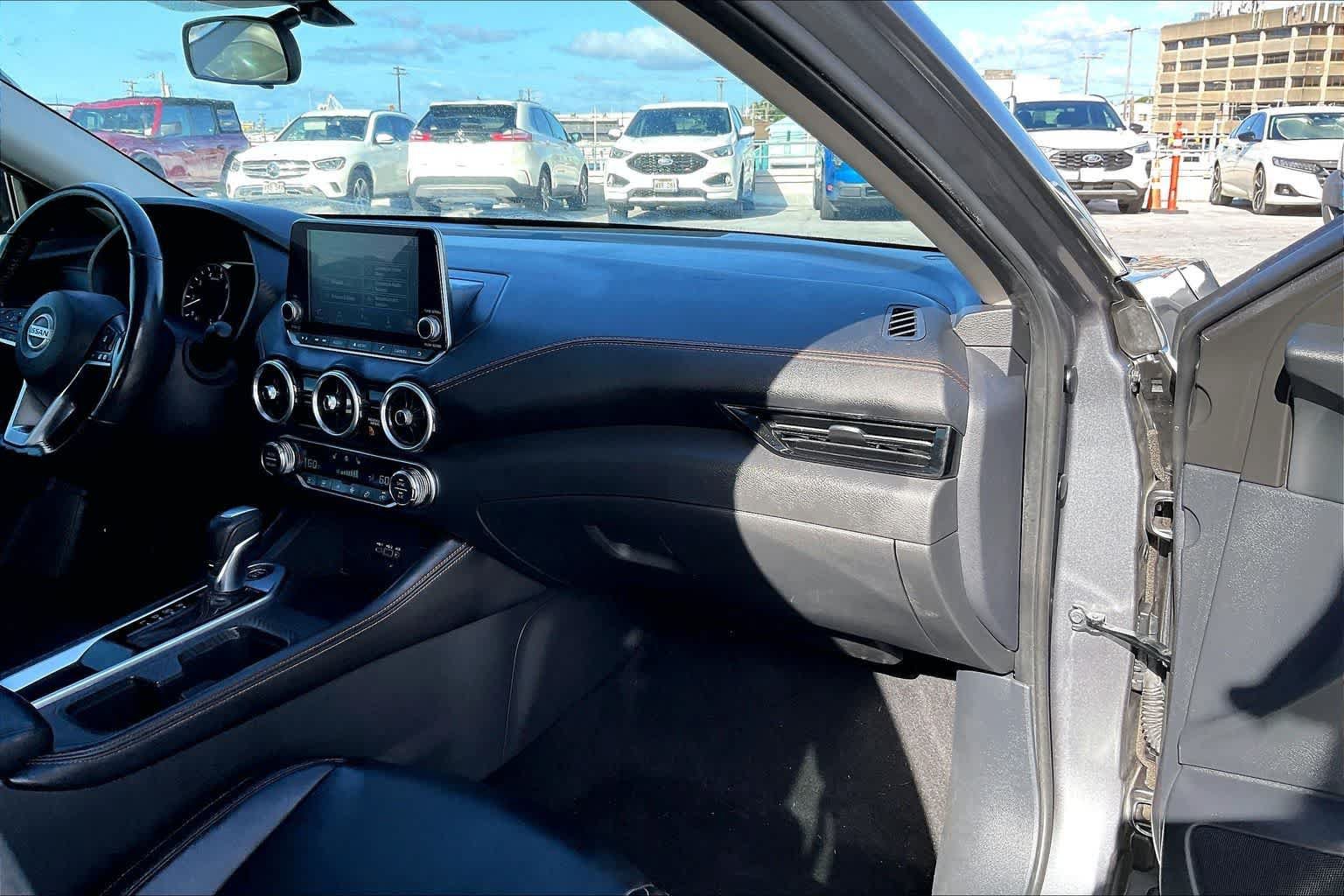 Used 2023 Nissan Sentra SR w/ SR Premium Package FWD image 23