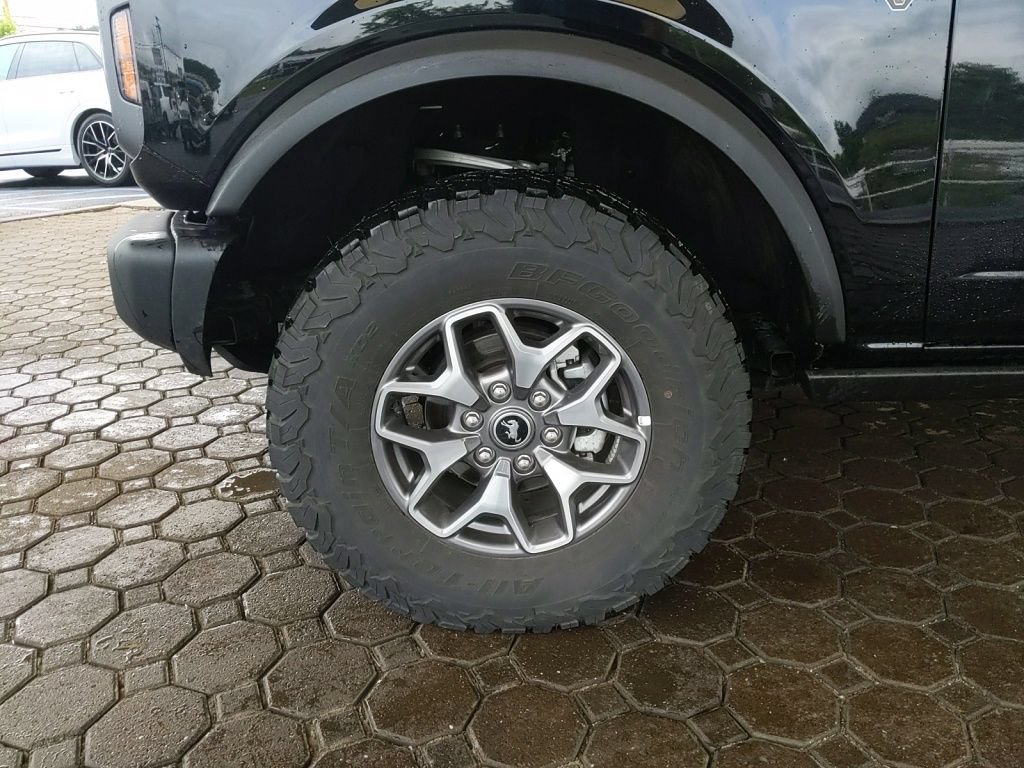 Certified 2025 Ford Bronco Badlands AWD/4WD image 10