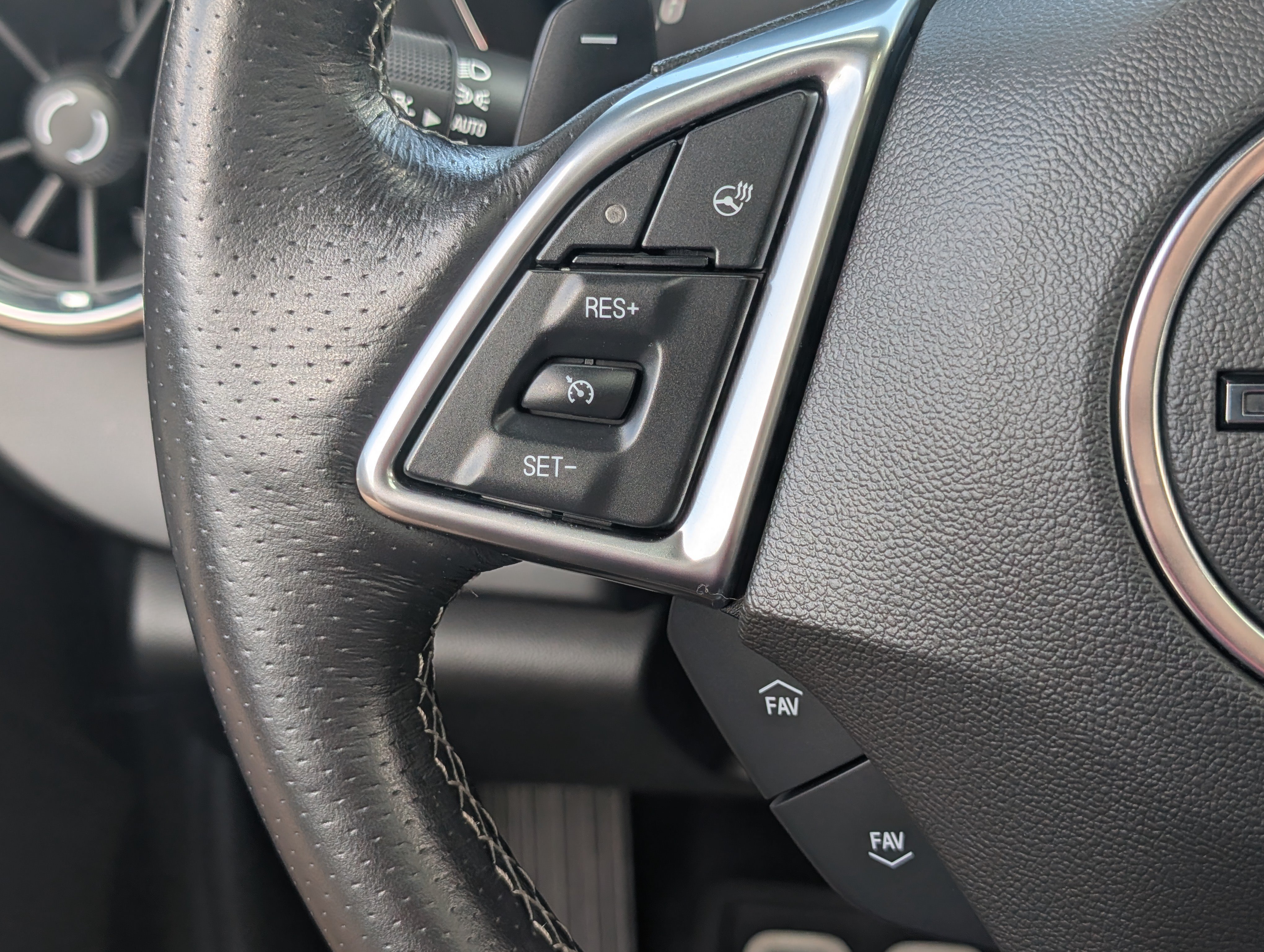 Used 2018 Chevrolet Camaro SS RWD image 19