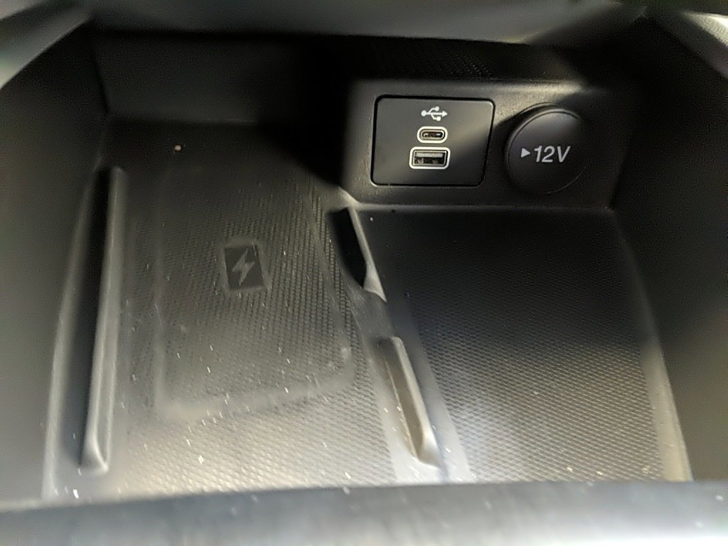 Certified 2025 Ford Escape Platinum w/ Premium Technology Package image 19