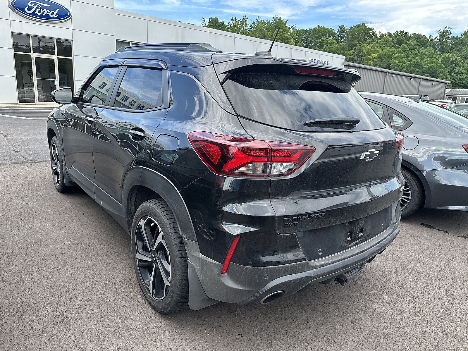 Used 2022 Chevrolet TrailBlazer RS w/ Sun and Liftgate Package AWD/4WD image 4
