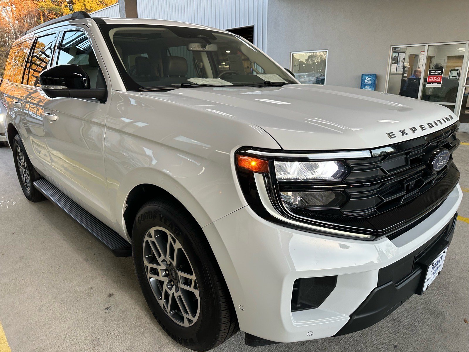 Certified 2025 Ford Expedition Active RWD image 9