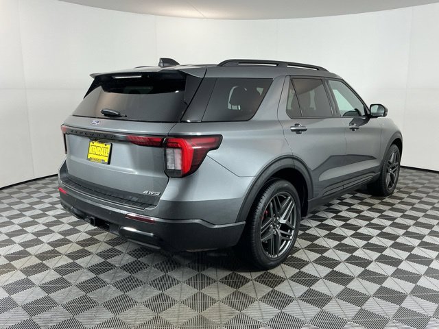 Certified 2025 Ford Explorer ST-Line w/ ST-Line Street Pack AWD/4WD image 4