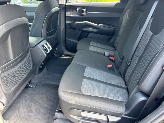 Used 2023 Kia Sorento LX FWD image 16