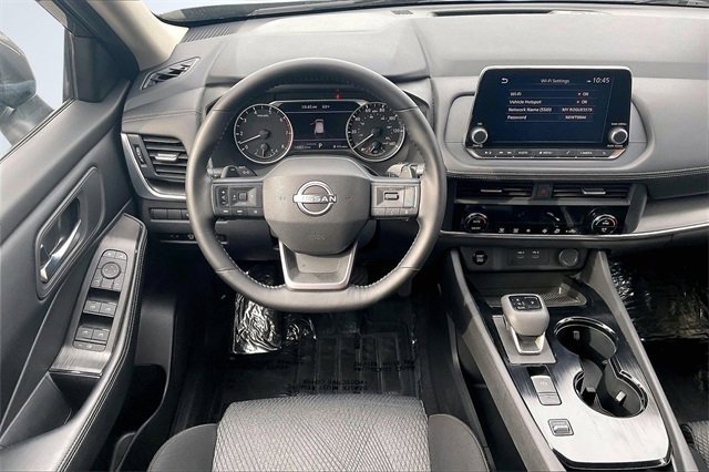 Used 2025 Nissan Rogue SV image 7