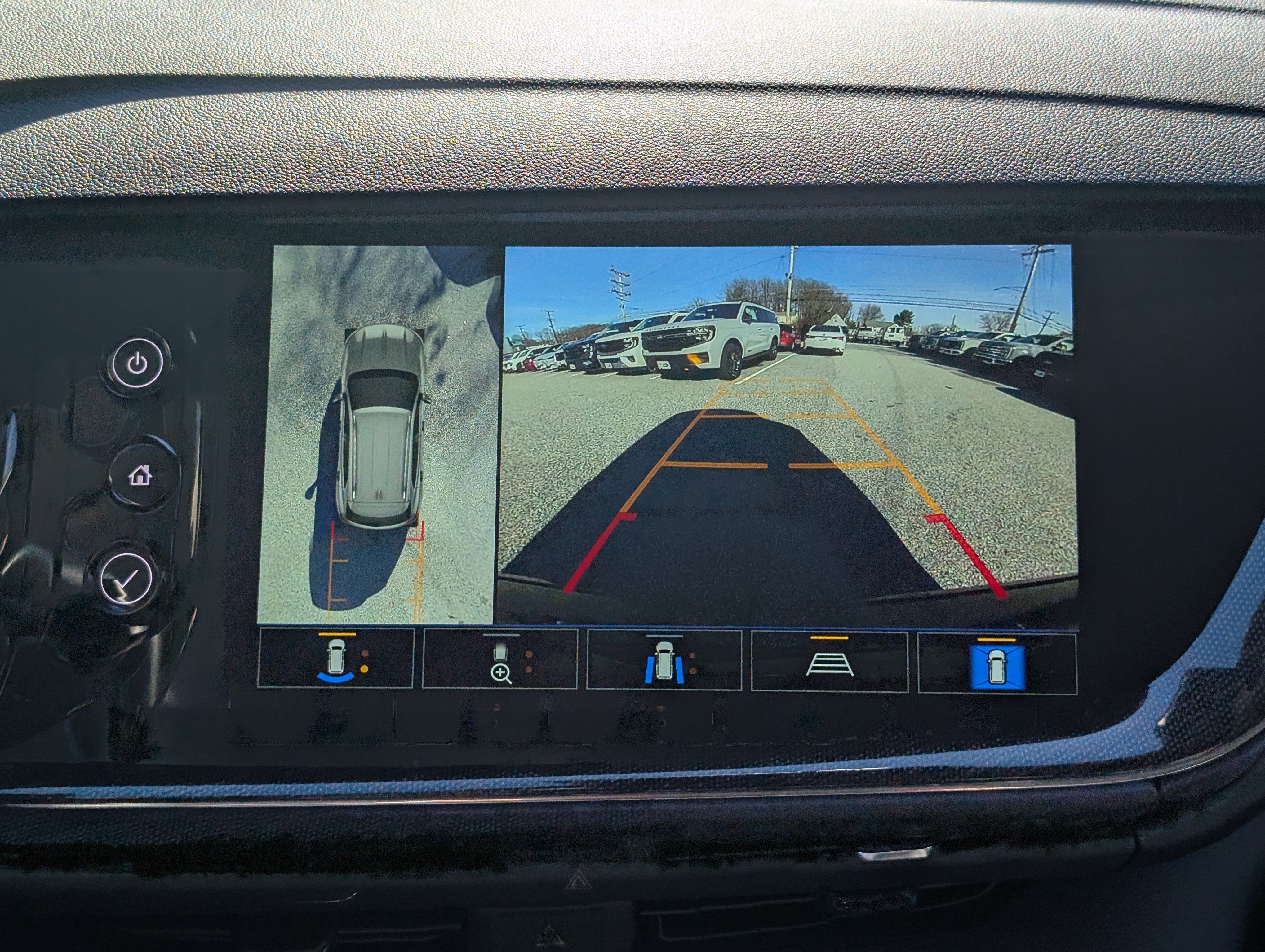 Used 2022 Buick Envision Essence w/ Technology Package I image 32