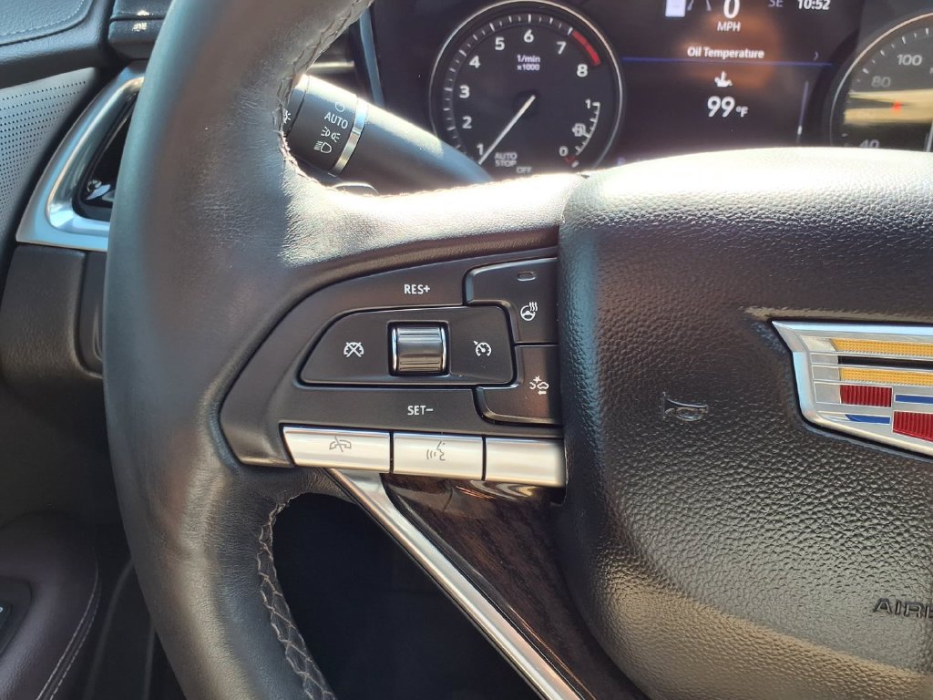Used 2024 Cadillac XT6 Premium Luxury w/ Technology Package FWD image 17