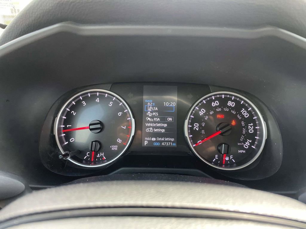 Used 2022 Toyota RAV4 LE image 29