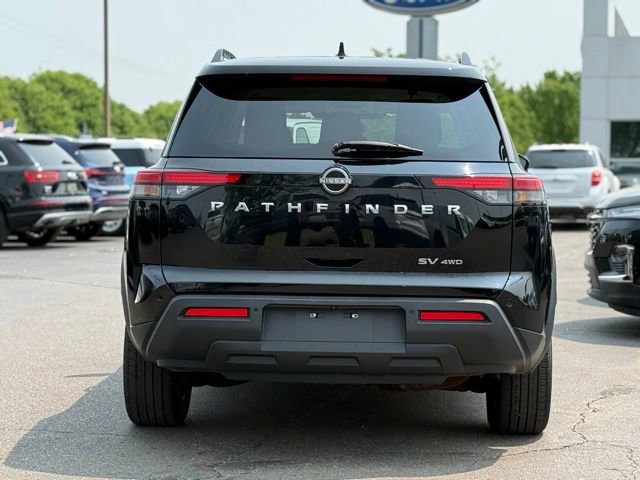 Used 2022 Nissan Pathfinder SV image 9