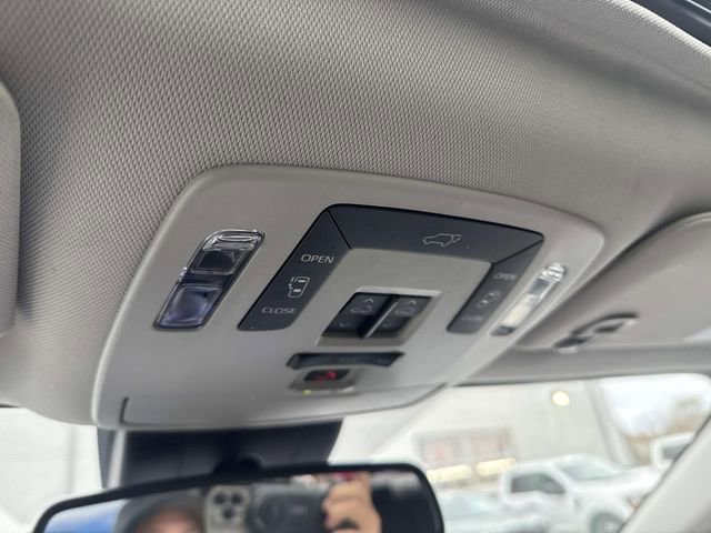 Used 2024 Toyota Sienna XLE image 31