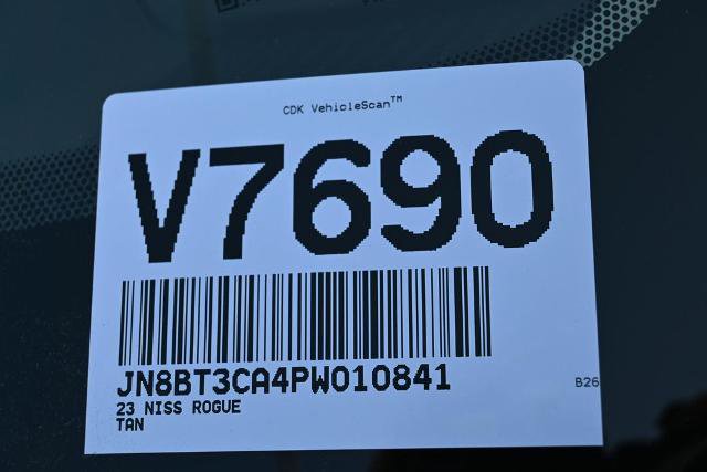 Used 2023 Nissan Rogue SL FWD image 40