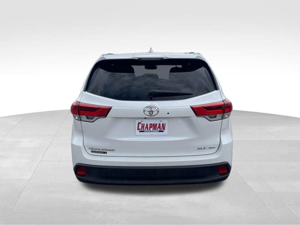 Used 2019 Toyota Highlander XLE AWD/4WD image 10
