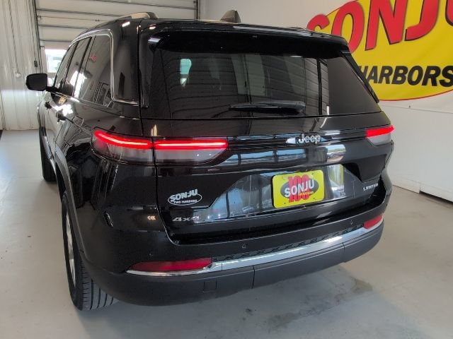 Used 2023 Jeep Grand Cherokee Limited AWD/4WD image 39